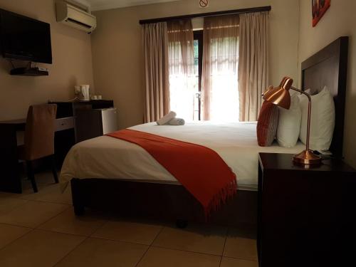 Fairview Bed And Breakfast - Double Bedroom 4 - Tourism Africa