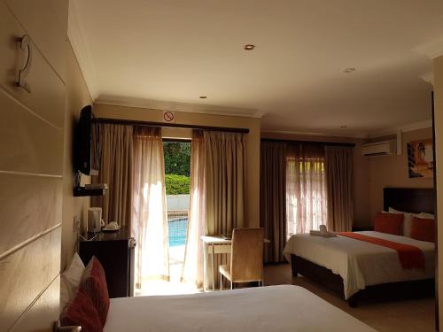 Fairview Bed And Breakfast - Family Bedroom - Tourism Africa